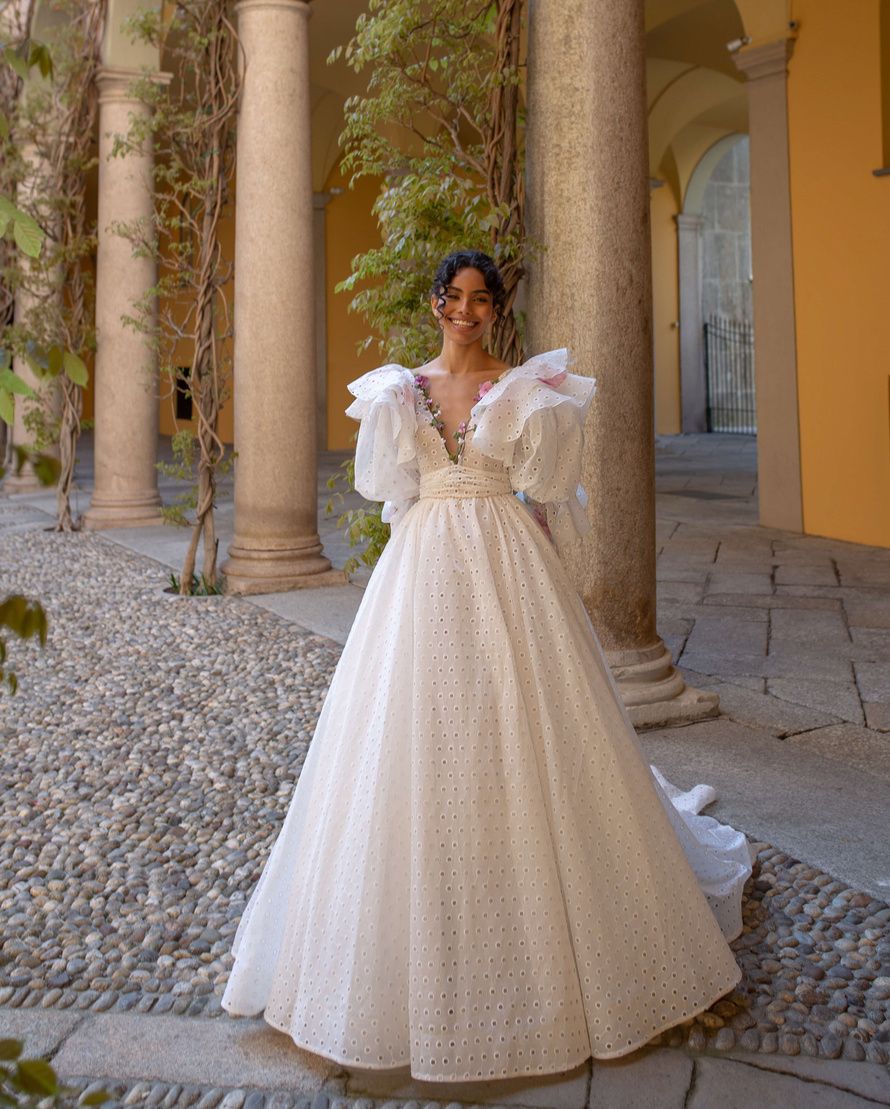 Купить свадебное платье «Миробелла» Рара Авис из коллекции Дольче Вита 2023 года в салоне «Мэри Трюфель»