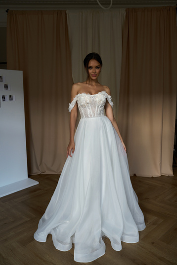 Купить свадебное платье «Лоретт» Сониа Солей Эир из коллекции 2024 года в салоне «Мэри Трюфель»