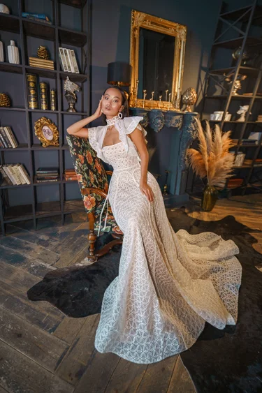 Купить свадебное платье «Арина» Рара Авис из коллекции Искра 2021 года в интернет-магазине Арина