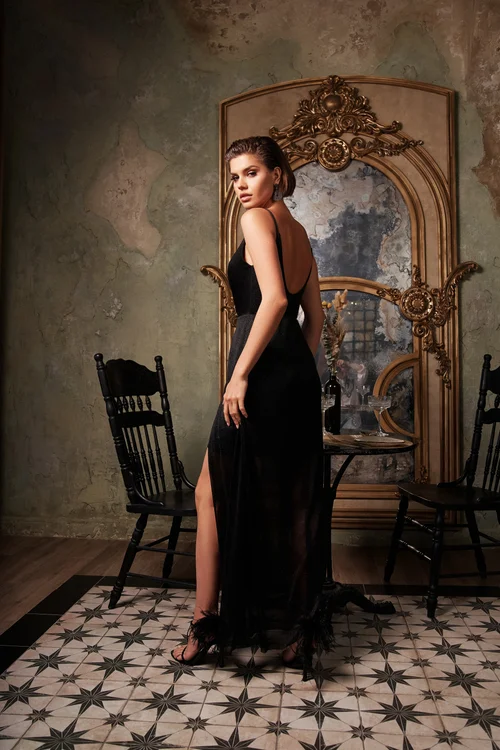 Купить вечернее платье «Инни» Мэрри Марк из коллекции Мерцание 2024 года в салоне «Мэри Трюфель» Инни