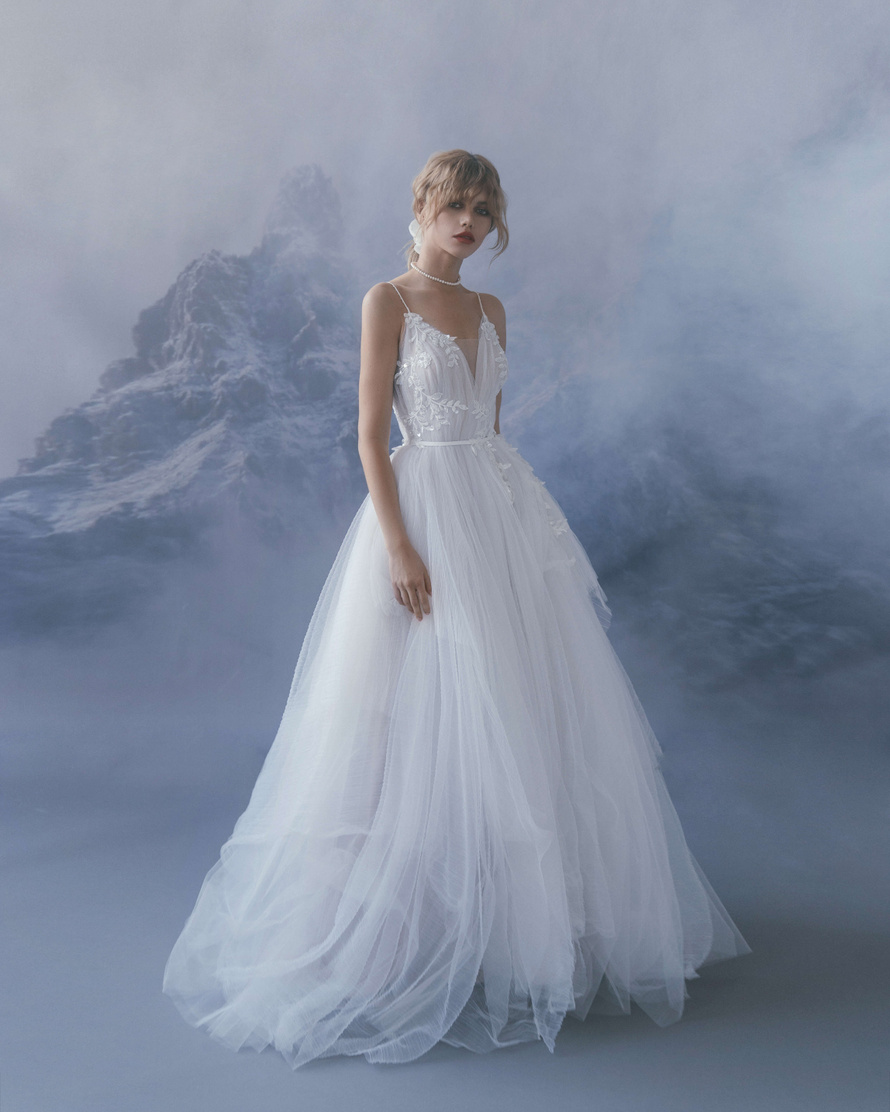 Купить свадебное платье «Гвенивер» Бламмо Биамо из коллекции Сказка 2022 года в салоне «Мэри Трюфель»