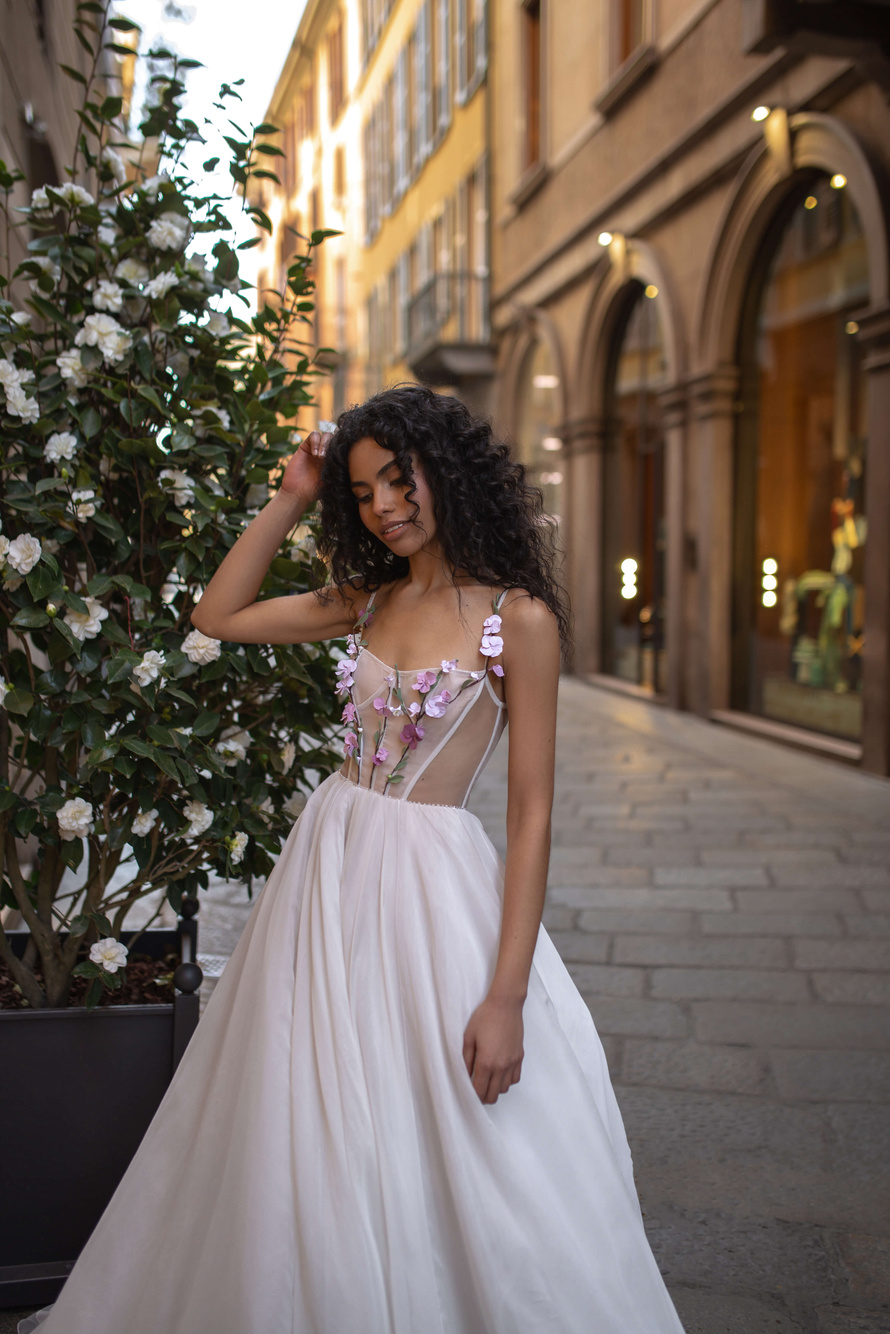Купить свадебное платье «Суфле» Рара Авис из коллекции Дольче Вита 2023 года в салоне «Мэри Трюфель»