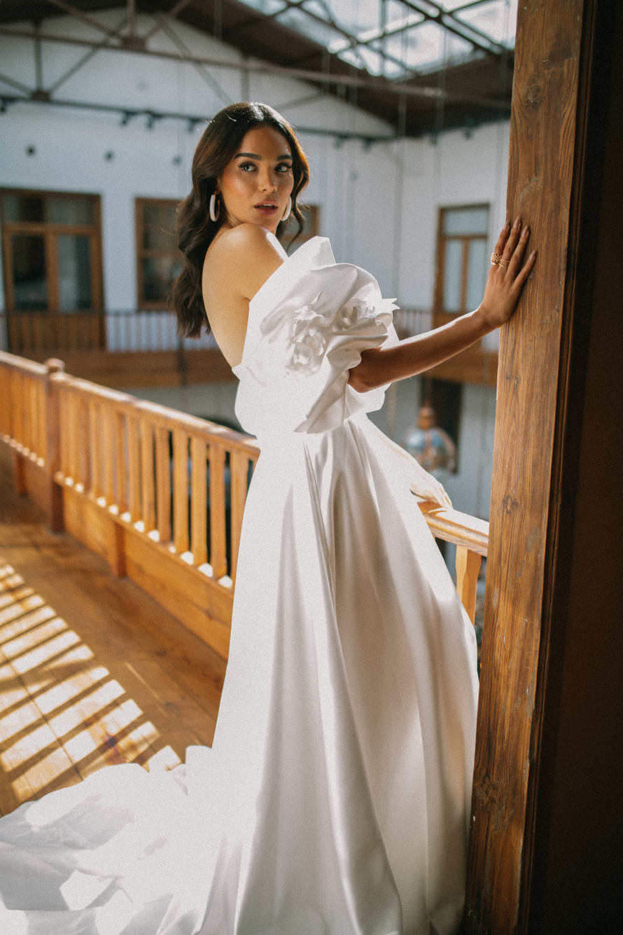Купить свадебное платье «Вильда» Бламмо Биамо из коллекции Вайт Гарден 2024 года в салоне «Мэри Трюфель»
