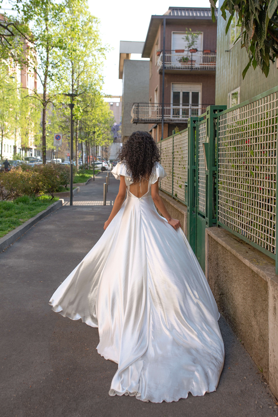 Купить свадебное платье «Вивия-2» Рара Авис из коллекции Дольче Вита 2023 года в салоне «Мэри Трюфель»