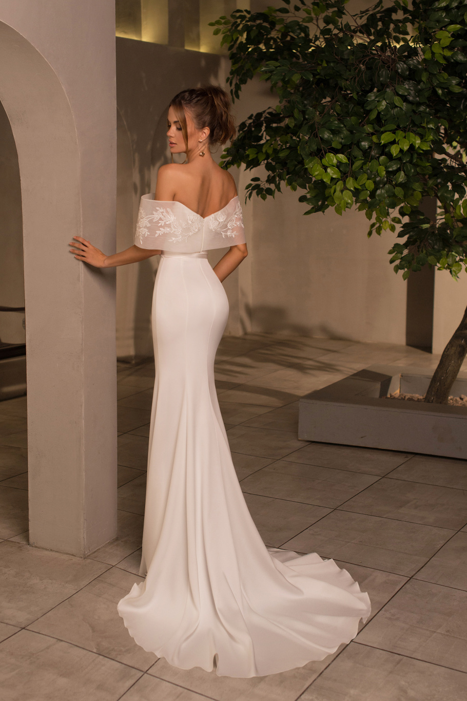 Купить свадебное платье «Юолли» Мэрри Марк из коллекции Минимализм 2023 года в салоне «Мэри Трюфель»