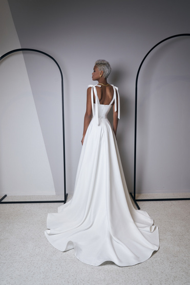 Свадебное платье «Лора» Марта — купить в Санкт-Петербурге платье Ксара из коллекции 2021 года