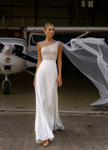 Buy a wedding dress «Solange» by Natalia Romanova from the Wings 2021 collection boutique “Mary Trufel”