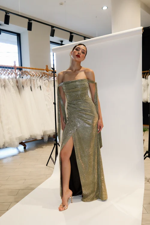 Купить вечернее платье из вечерней коллекции 2025 в салоне «Мэри Трюфель» Зара