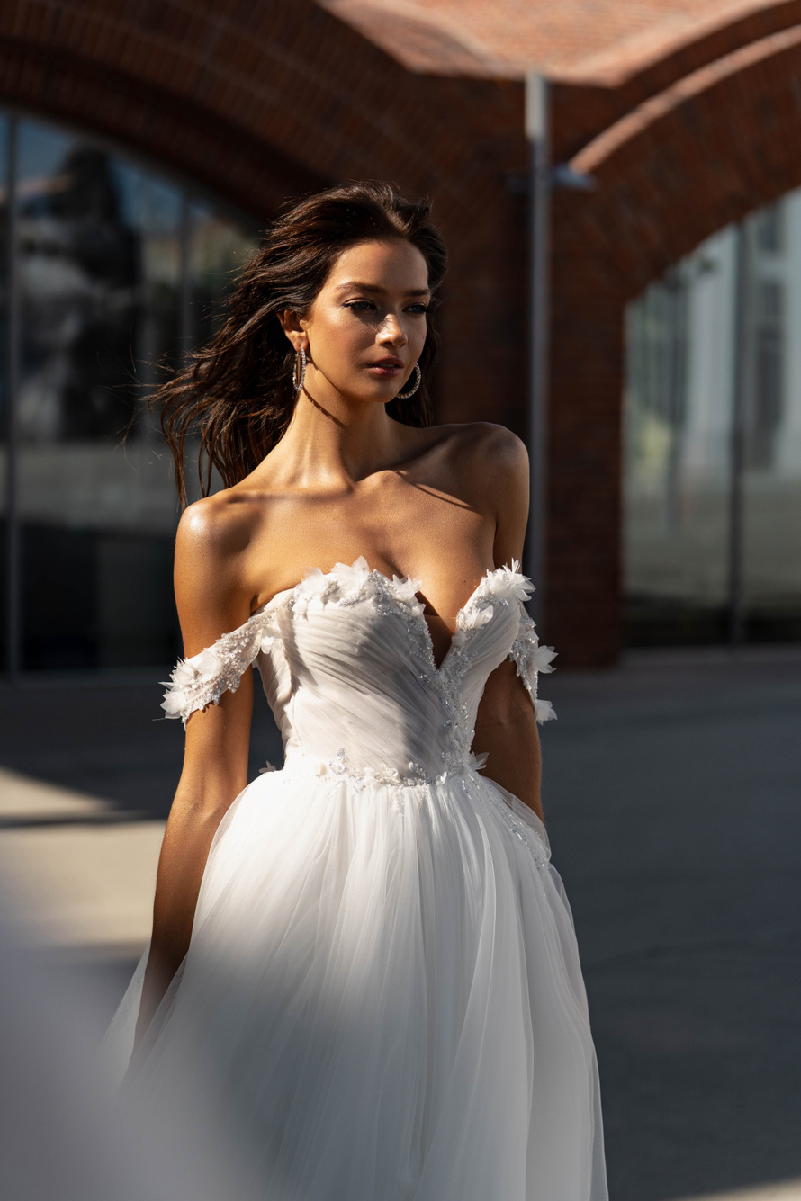 Купить свадебное платье «Миа» Сонеста из коллекции 2023 года в салоне «Мэри Трюфель»