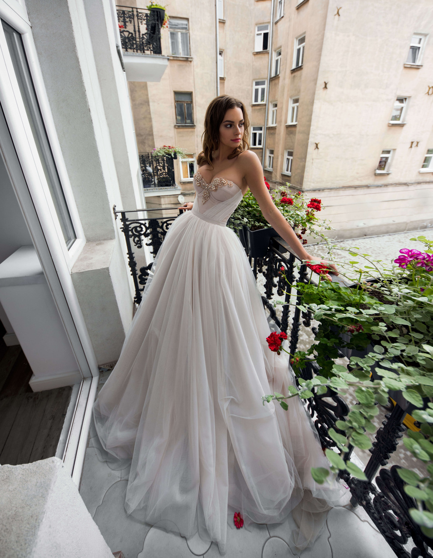 Купить свадебное платье «Нора» Бламмо Биамо из коллекции 2018 года в Екатеринбурге