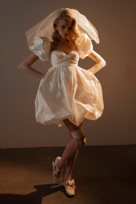 Купить свадебное платье Фиби Эйв из коллекции 2023 года в салоне «Мэри Трюфель»