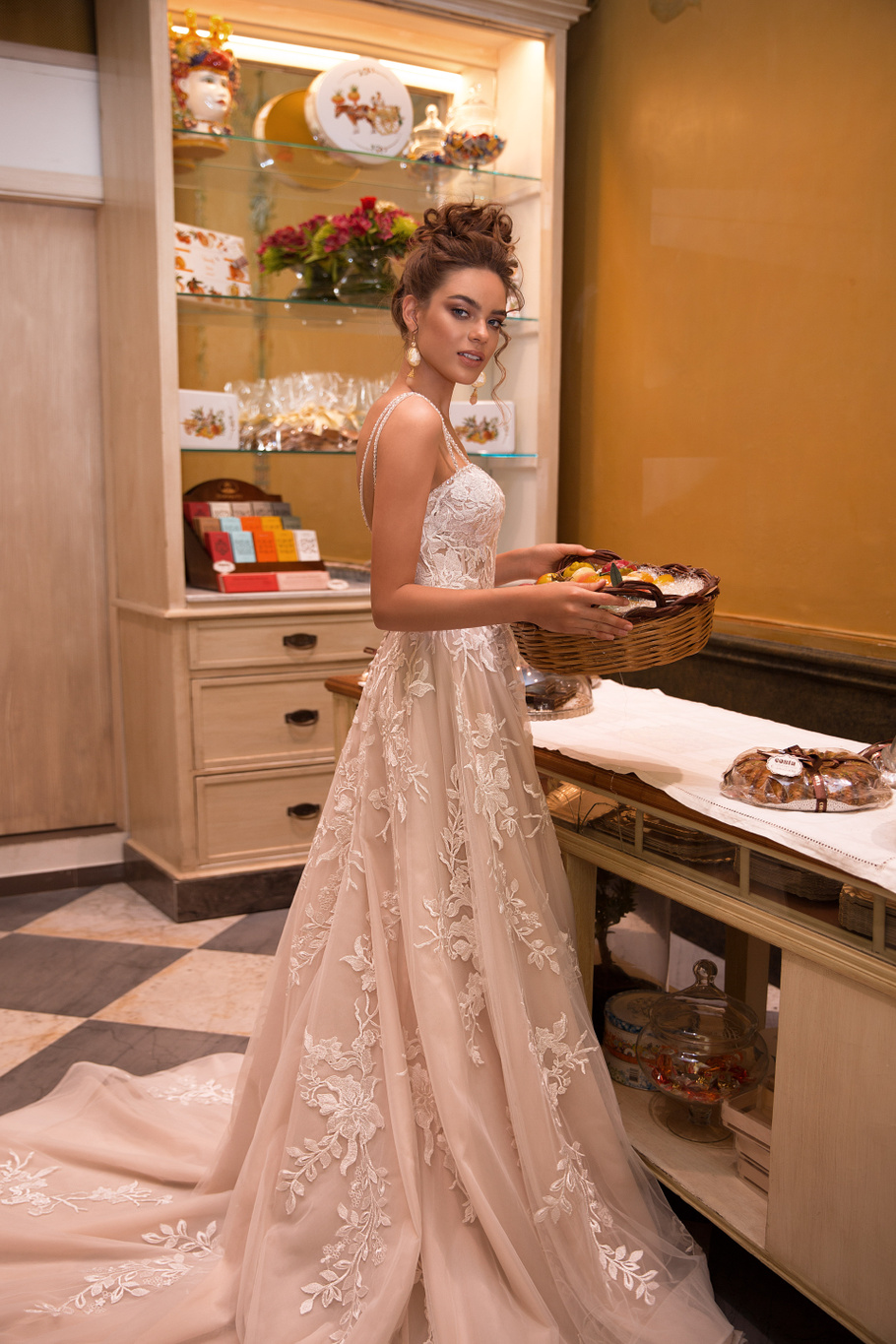 Купить свадебное платье «Арт. 18034» Луссано Брайдал из коллекции 2019 в салоне
