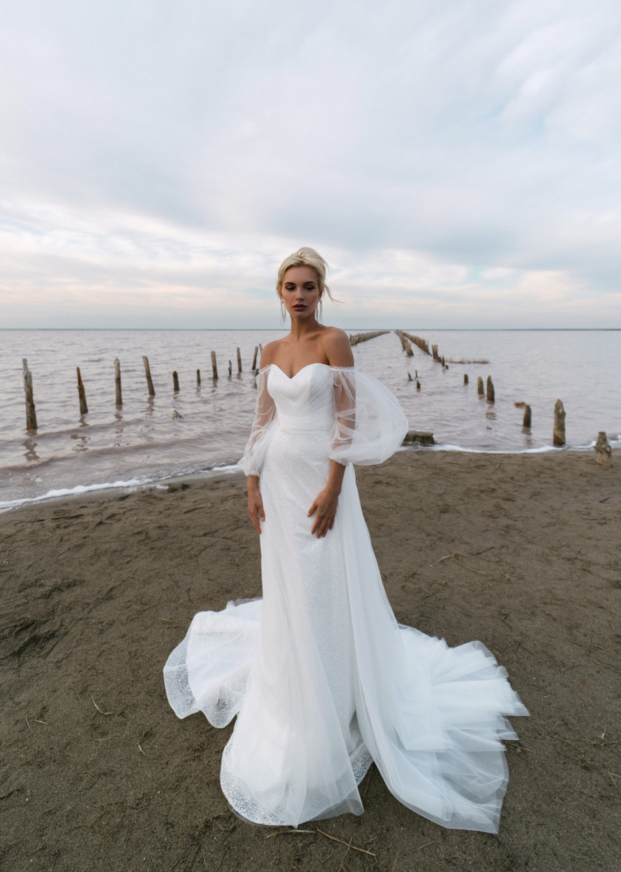 Купить свадебное платье «Лейда» Наталья Романова из коллекции Блаш 2022 года в салоне «Мэри Трюфель»