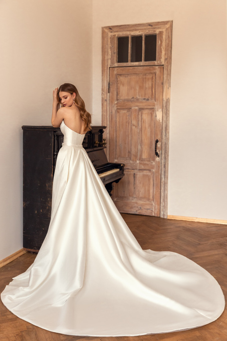 Купить свадебное платье «Лика» Евы Лендел из коллекции 2022 в «Мэри Трюфель»