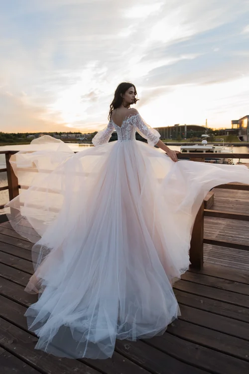 Купить свадебное платье «Лейла» Натальи Романовой из коллекции 2019 в салоне свадебных платьев Лейла