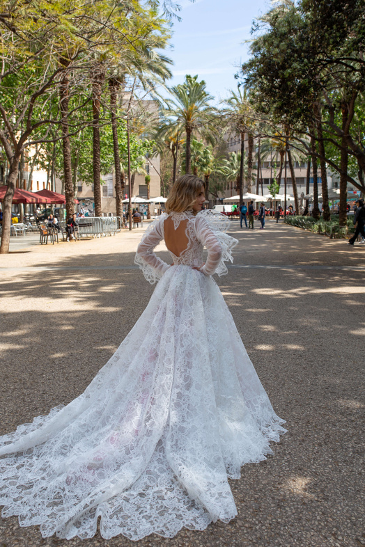 Купить свадебное платье «Каваллучи» Рара Авис из коллекции Дольче Вита 2023 года в салоне «Мэри Трюфель»