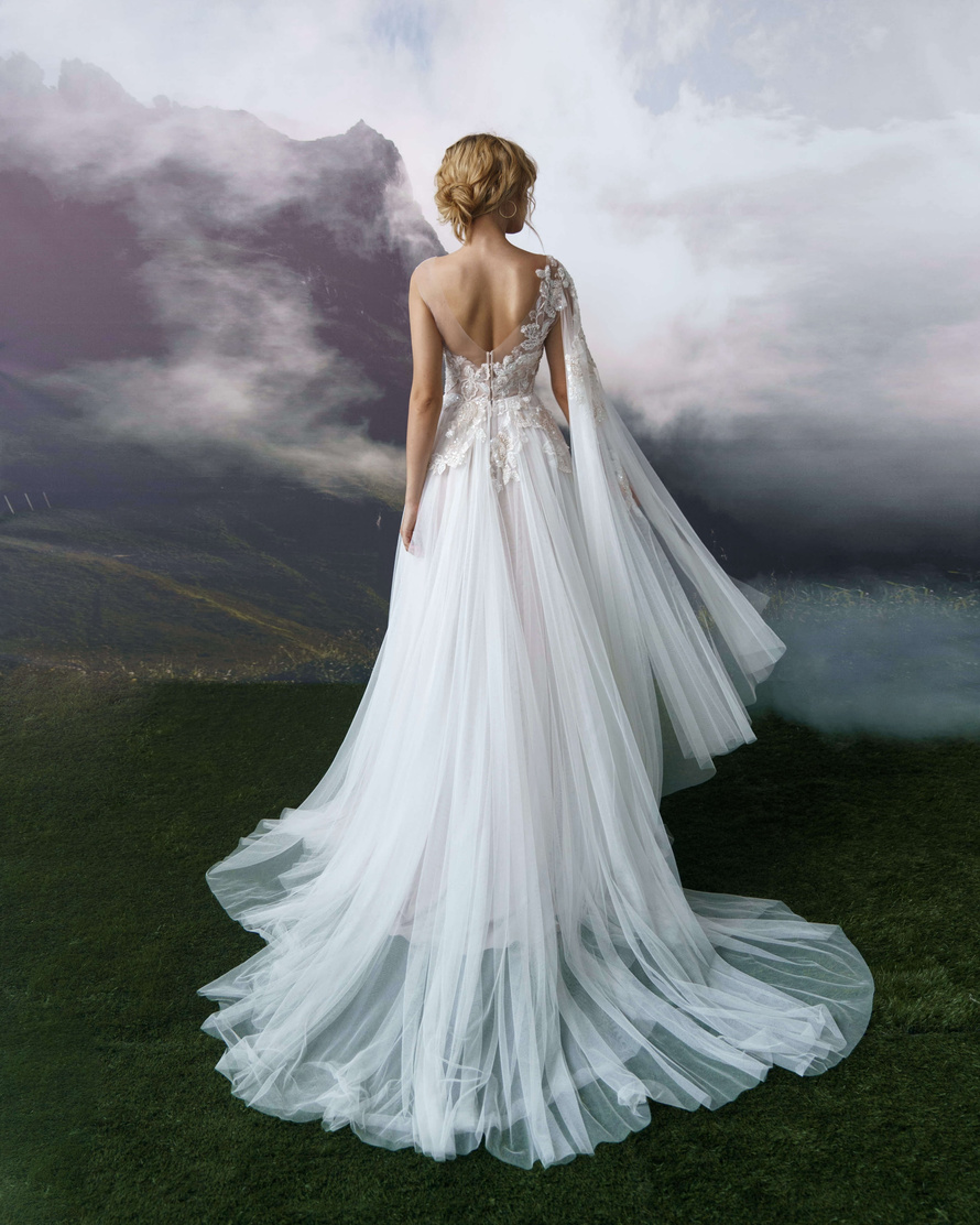 Купить свадебное платье «Роланда» Бламмо Биамо из коллекции Сказка 2022 года в салоне «Мэри Трюфель»