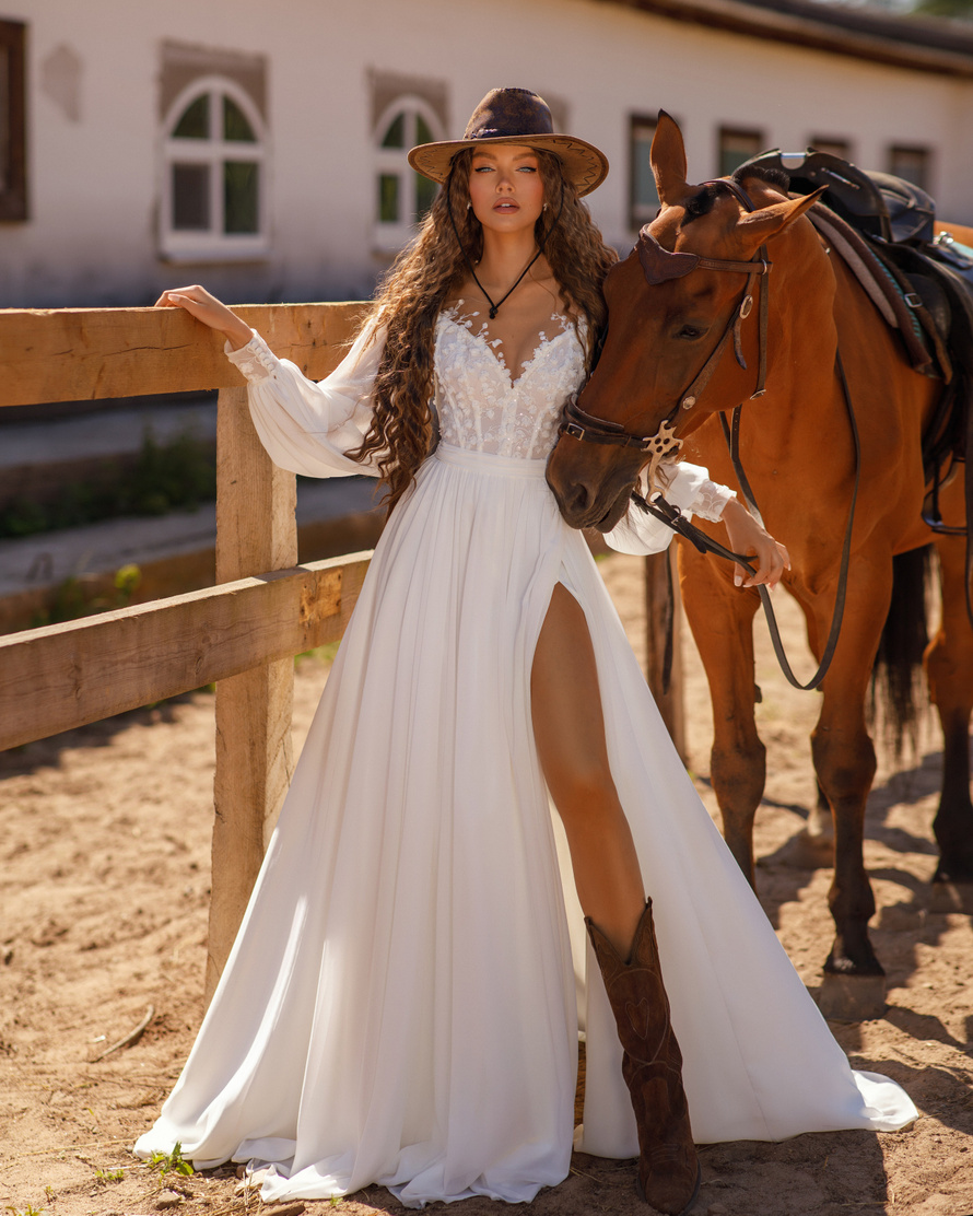 Купить свадебное платье «Есения» Стрекоза из коллекции Любава 2023 года в салоне «Мэри Трюфель»