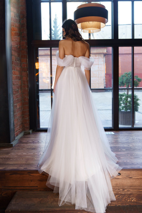 Купить свадебное платье «Коллин» Сониа Солей Эир из коллекции 2023 года в салоне «Мэри Трюфель»
