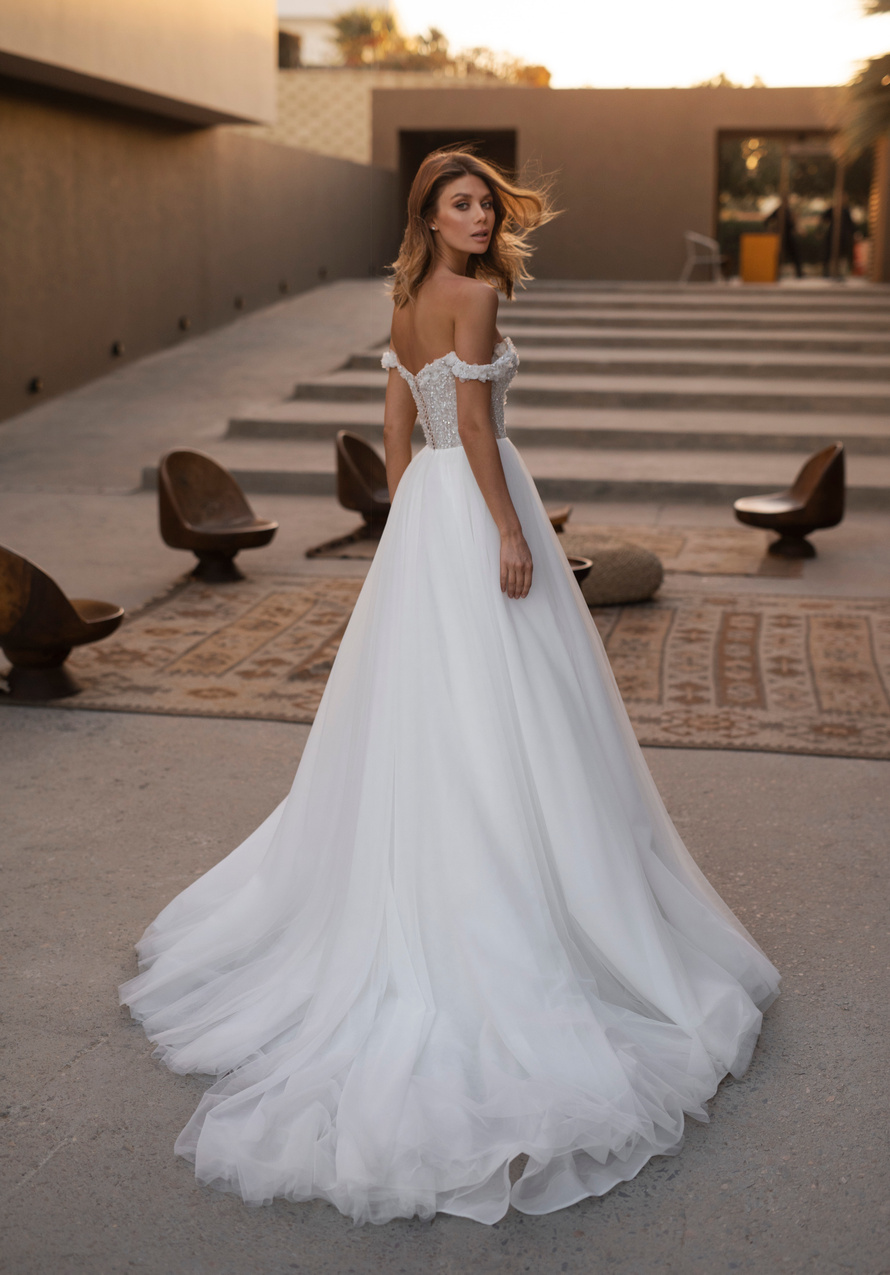 Купить свадебное платье Лалия Наталья Романова из коллекции 2024 года в салоне «Мэри Трюфель»