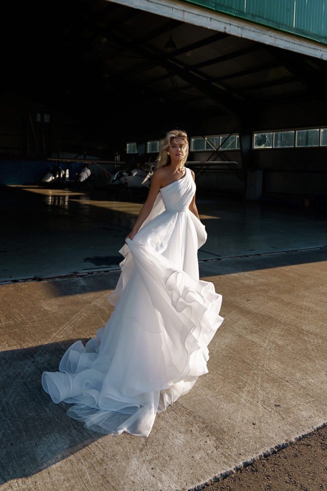 Купить свадебное платье «Шармель» Натальи Романовой из коллекции 2021 в салоне «Мэри Трюфель»