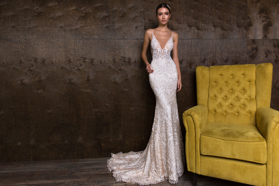 Купить свадебное платье «Эсбен» Кристал Дизайн из коллекции 2018 в интернет-магазине «Мэри Трюфель»