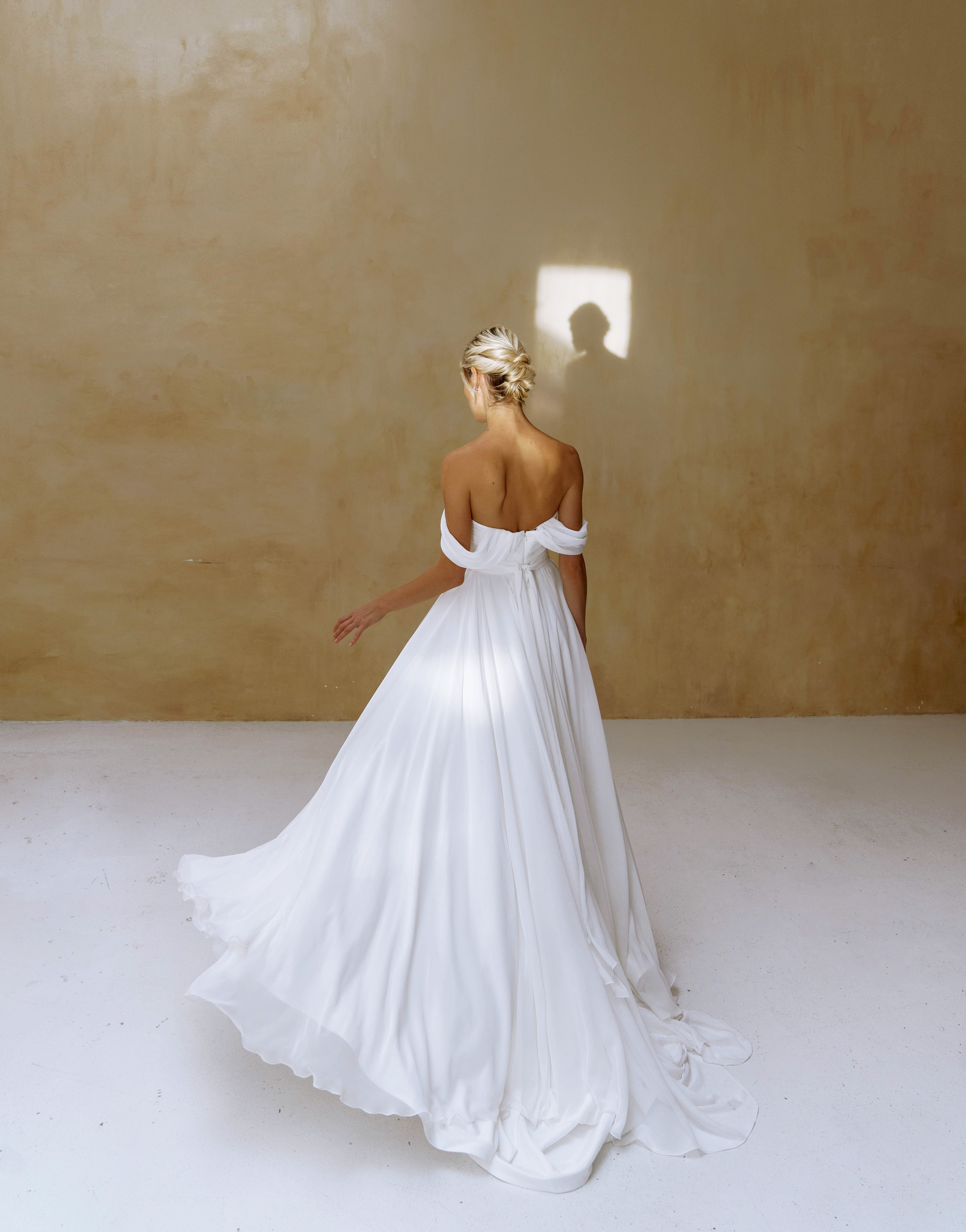 Купить свадебное платье «Солтис» Наталья Романова из коллекции Блаш Бриз 2022 года в салоне «Мэри Трюфель»